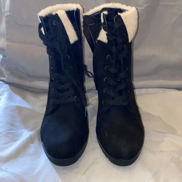 New W/O Box 12 Thompson Black Boots Size 9M - Picture 2 of 5